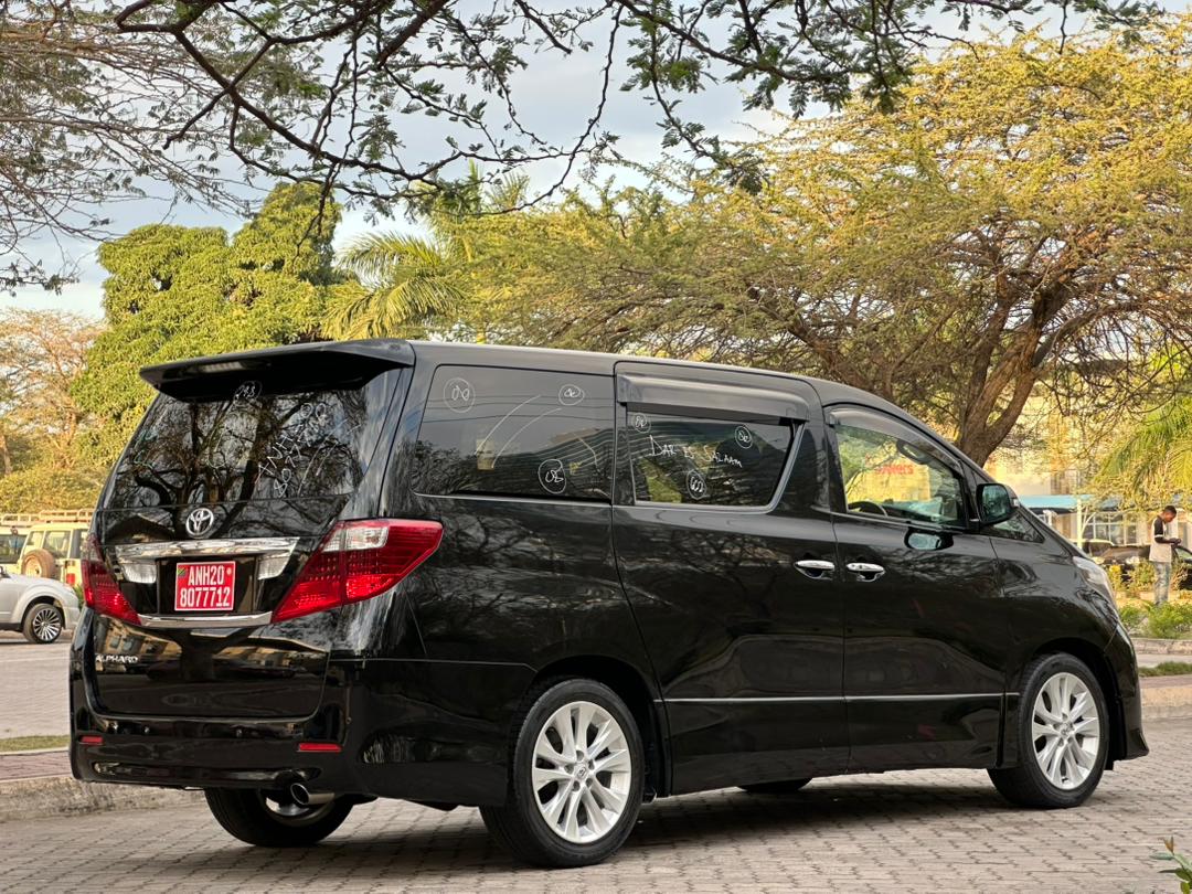 Toyota Alphard New thumbnail 9